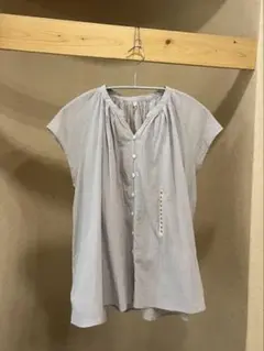 【無印良品】（新品未使用）ライトグレーフレンチスリーブブラウスM 定価¥2990