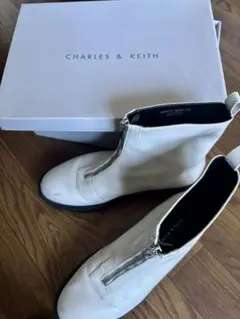 CHARLES & KEITH ホワイトブーツ