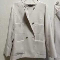 《新品》ノーカラージャケット ベージュ ダブルボタン　値札ありません