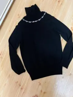 タートルネック ビーズ装飾 黒 セーター Ｍ