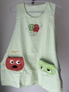 エプロン　保育士