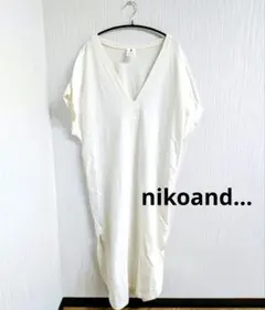 niko and... Vネック 半袖 オフホワイト　ティーシャツワンピース　秋