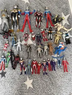 ウルトラマン、仮面ライダーフィギュアセット（複数体）まとめ売り66対