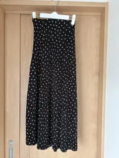 ドット柄プリーツロングスカート