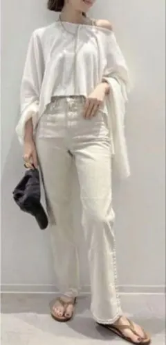 upper hights ライトベージュ ワイド ストレート デニム パンツのサムネイル