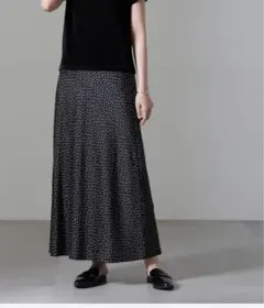 【NANO universe】ドットプリントサテンバイアススカート
