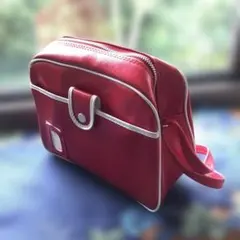 レトロ　通園バッグ　赤いショルダーバッグ 合成皮革　未使用品