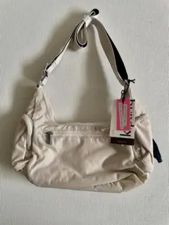 新品タグ付きキプリングショルダーバッグ