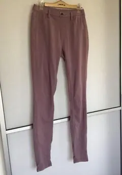 UNIQLO スキニーパンツ　ウルトラストレッチ