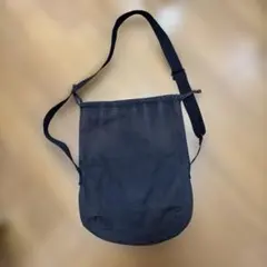 ユニクロ Uドローストリングバッグスモール黒のサムネイル