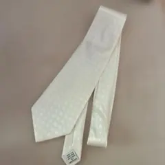 ホワイト 礼服用ネクタイ 幾何学模様 シルク100% 結婚式