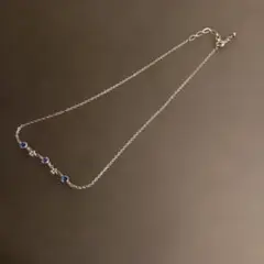 青いストーン付きシルバーネックレス