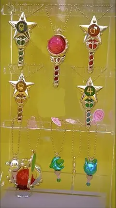 セーラームーンシリーズ　チャームセット（シリーズが混ざってのセット販売です）