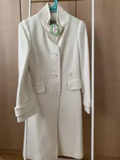 ホワイト ダブルブレスト ロングコート