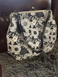 LIBERTYリバティがま口バッグ大容量のサムネイル