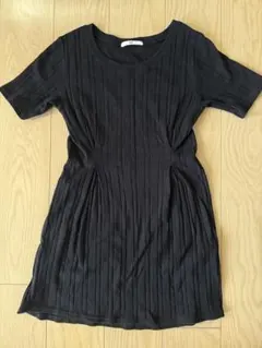 『美品』SLY ブラック プリーツ 半袖ミニワンピース