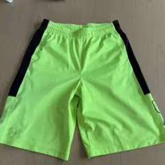 UNDER ARMOUR 蛍光イエロー ハーフパンツ