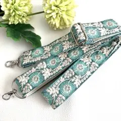 グリーンインド刺繍リボンショルダーストラップ　太め　スマホショルダー