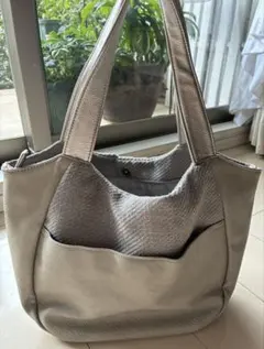 イアバビヨネ　ear PAPILLONNER ショルダートートバッグ