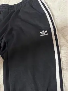 adidas ブラック ジャージ パンツ