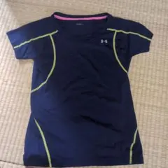 アンダーアーマー　Tシャツ　SMサイズ