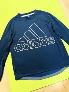 adidas 黒 トレーナー　裏起毛　 150cm
