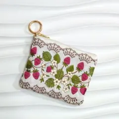 インド刺繍 いちご柄リボン フラットポーチ ミニ ケース ハンドメイド