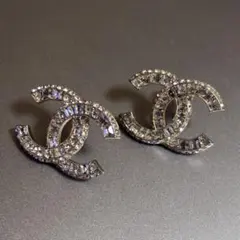 CHANEL ノベルティ ピアスのサムネイル