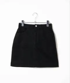 黒デニムタイトスカート