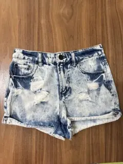 FOREVER 21 ダメージデニムショートパンツ