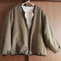 オリーブ色 フリースジャケット