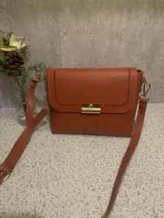 未使用！グッシオ　guscio D.kellyフラップ式　ショルダーバッグ