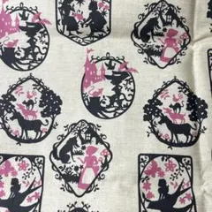 71109 童話柄　KOKKA 綿麻　生地　はぎれ