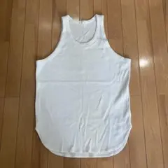 GU ホワイト タンクトップ