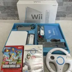 Wii 本体 ソフト4本 コントローラー2本 ハンドル2個 ヌンチャク1個