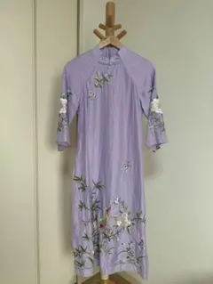 チャイナ風　ワンピース　薄紫色 花柄刺繍