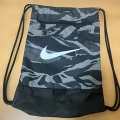 NIKE ナップサック　迷彩柄　ナイキのサムネイル
