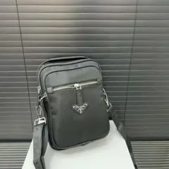 美品ノベルティ　ブラック ショルダーバッグバッグ~~