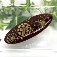 桜　紅色和柄 楕円形　ヘアクリップ　レジンハンドメイド　ヘアアクセサリー