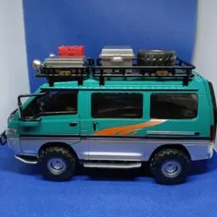 ミニカー　1/24 三菱デリカ　(青)