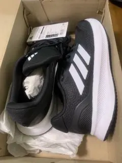 新品　アディダス　スニーカー　24センチ　レディース　キッズ