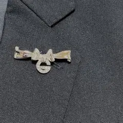 美品レア　ジバンシー　ビンテージ　リボン　ブローチ　バッジ　バッヂ　ピンバッジ