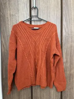 ケーブルニット長袖