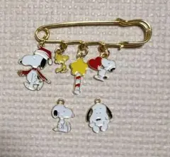 スヌーピー ピンブローチとチャーム2個セット ピンバッジ PEANUTS
