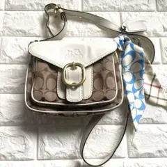 おしゃれ✨COACH コーチ 斜めがけバッグ シグネチャー ホワイト×ブラウン