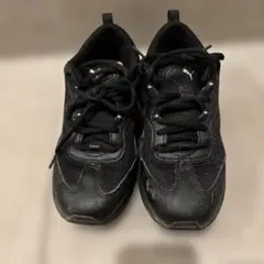 PUMA スニーカー ブラックのサムネイル
