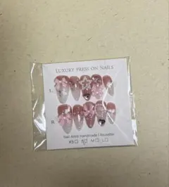 ラグジュアリープレスオンネイル ピンク　ネイルチップ