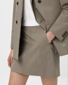 ユニクロ　スコート　ベージュ　新品未使用(タグ付き)