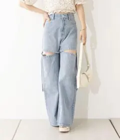 【限定値下げ】Chico サイドベルトスリットデニムパンツ　ライトブルー