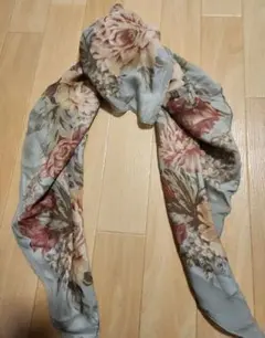 お値下げしました　花柄 スカイブルー スカーフ